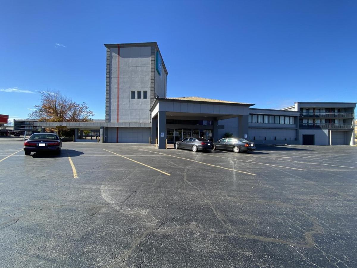 大学-博览会凯隆波因特酒店 路易斯威尔 外观 照片